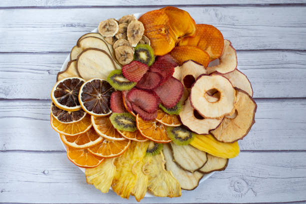 میوه خشک پفکی مخلوط بافت سبک تردی یکنواخت رنگ ‌بندی جذاب مصرف آسان