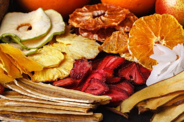 میوه خشک مخلوط گلستان ترکیبی متنوع با میوه‌ های با کیفیت و ترد